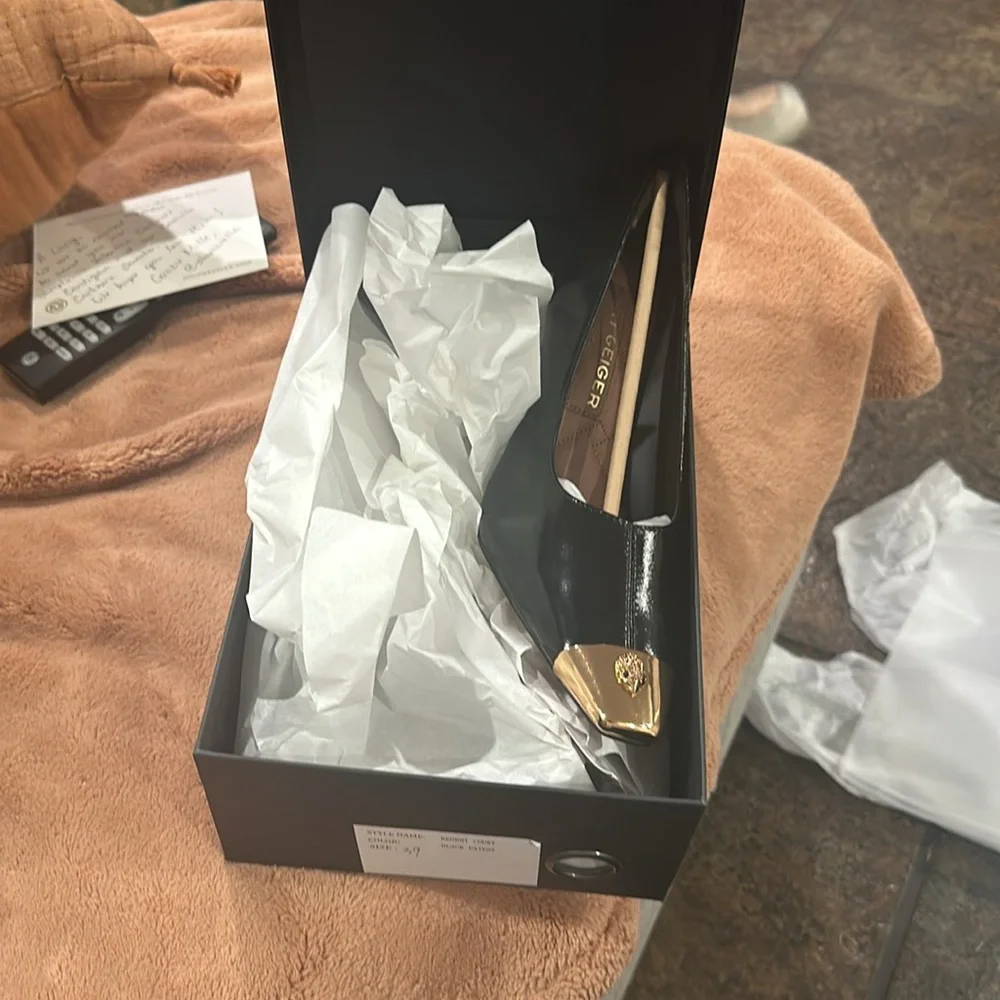 Brand new never worn KURT GEIGER LONDON heel - Picture 3 of 5